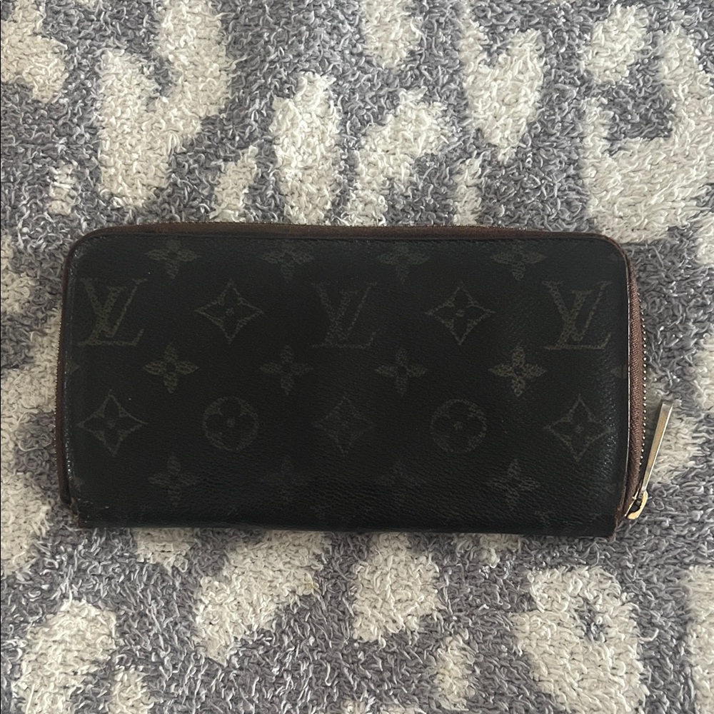 Louis Vuitton Monogram Zip Wallet